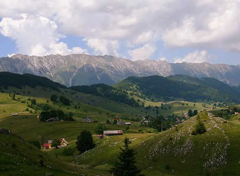 Primul sat turistic din România poate primi din nou vizitatori