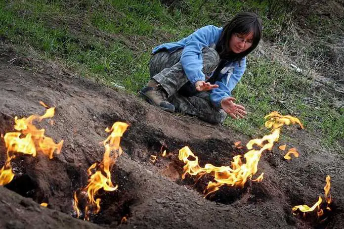 Focul viu FOTO: pensiunealaculmocearu.ro