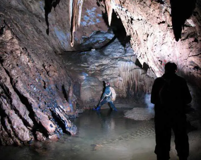 Peștera Cioclovina