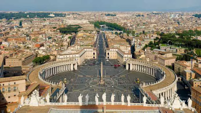 Piata Sf Petru, Vatican, Roma, Italia. Sursa foto: David Iliff/theaa.ie
