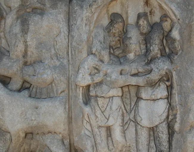 Basorelief Arcul lui Galerius. Sursa foto: cunoastelumea.ro