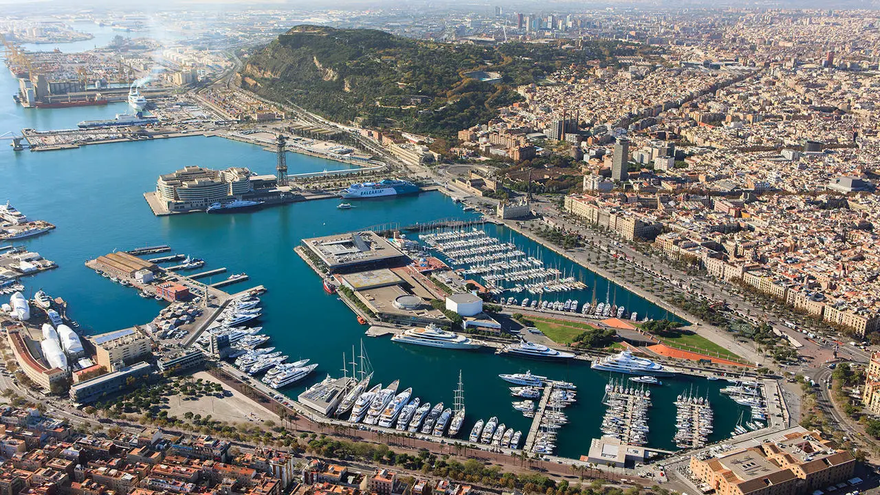Port Vell, Barcelona. Sursa foto: boatinternational.com