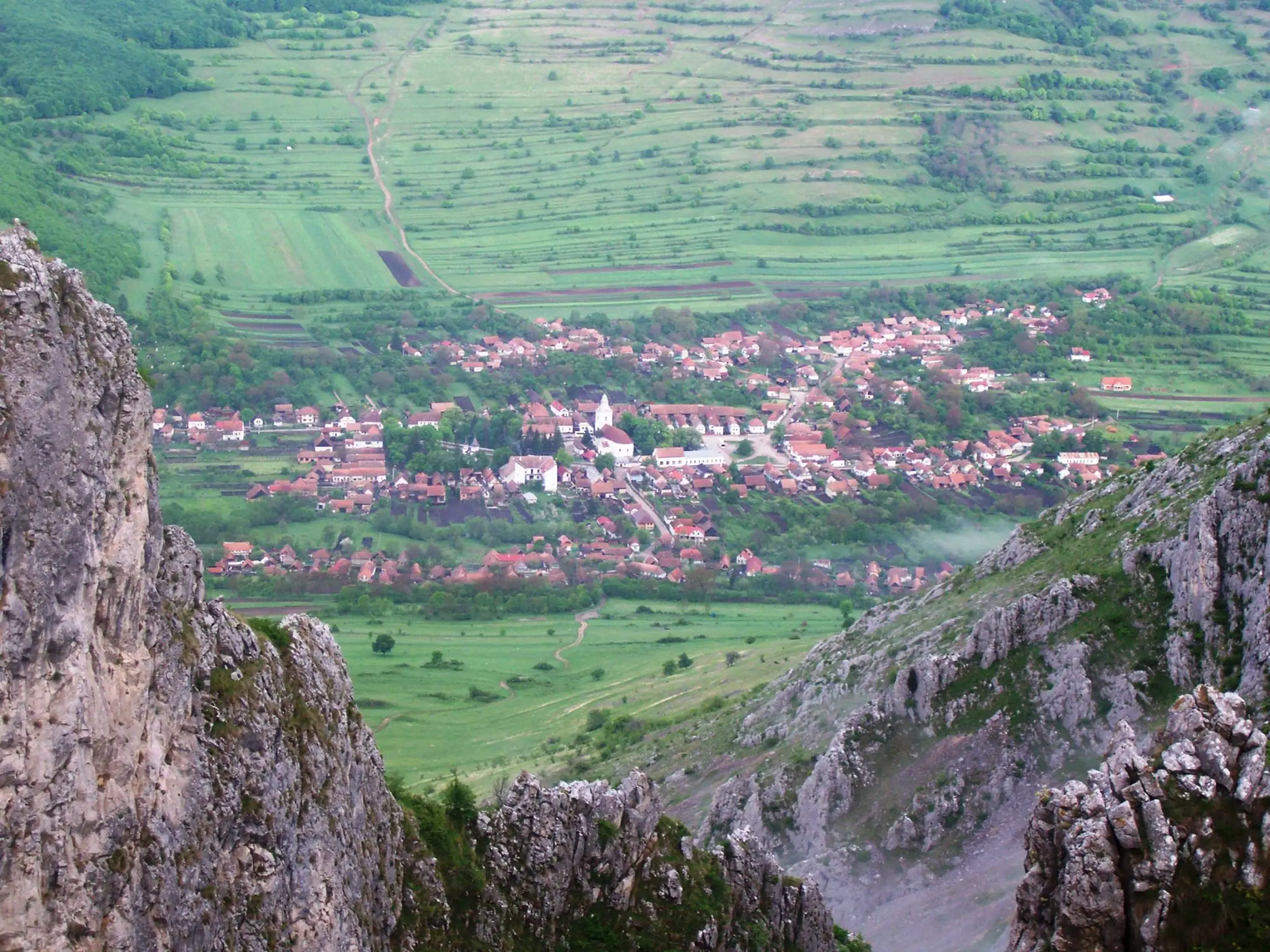 Satul Rimetea. Una dintre cele mai frumoase asezari din Romania