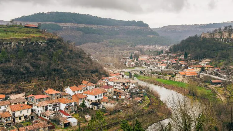 Veliko Tarnovo. Ce poti face intr-un weekend in ,,Orasul Tarilor”