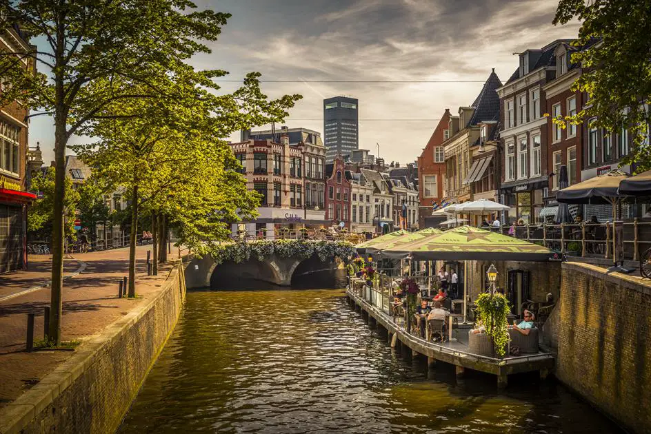 Leeuwarden. Orasul olandez cu 225 de denumiri. Ce poti face in capitala culturala a anului 2018?