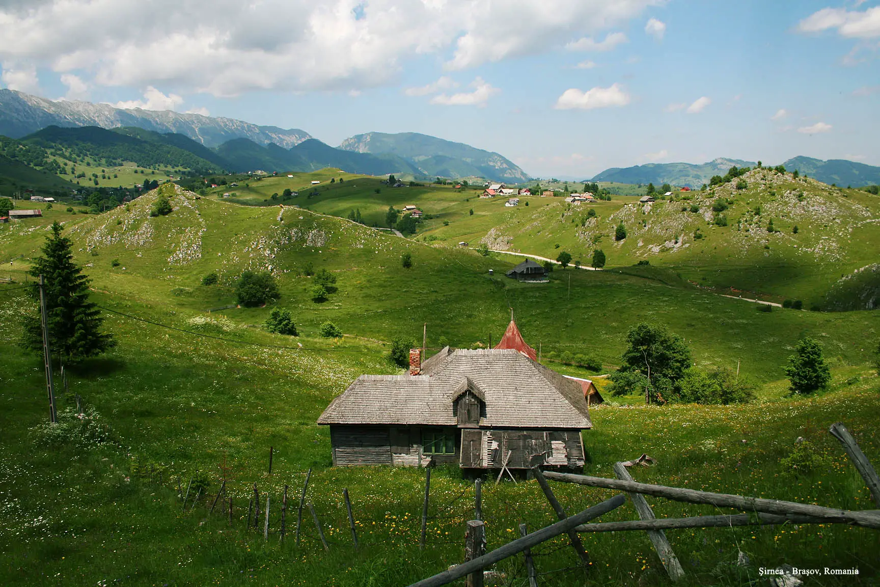 Sirnea. Cat de frumos este primul sat turistic din Romania