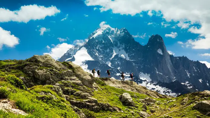 Accesul pe Mont Blanc limitat. Cel mai inalt varf montan din Europa va primi 214 cataratori pe zi
