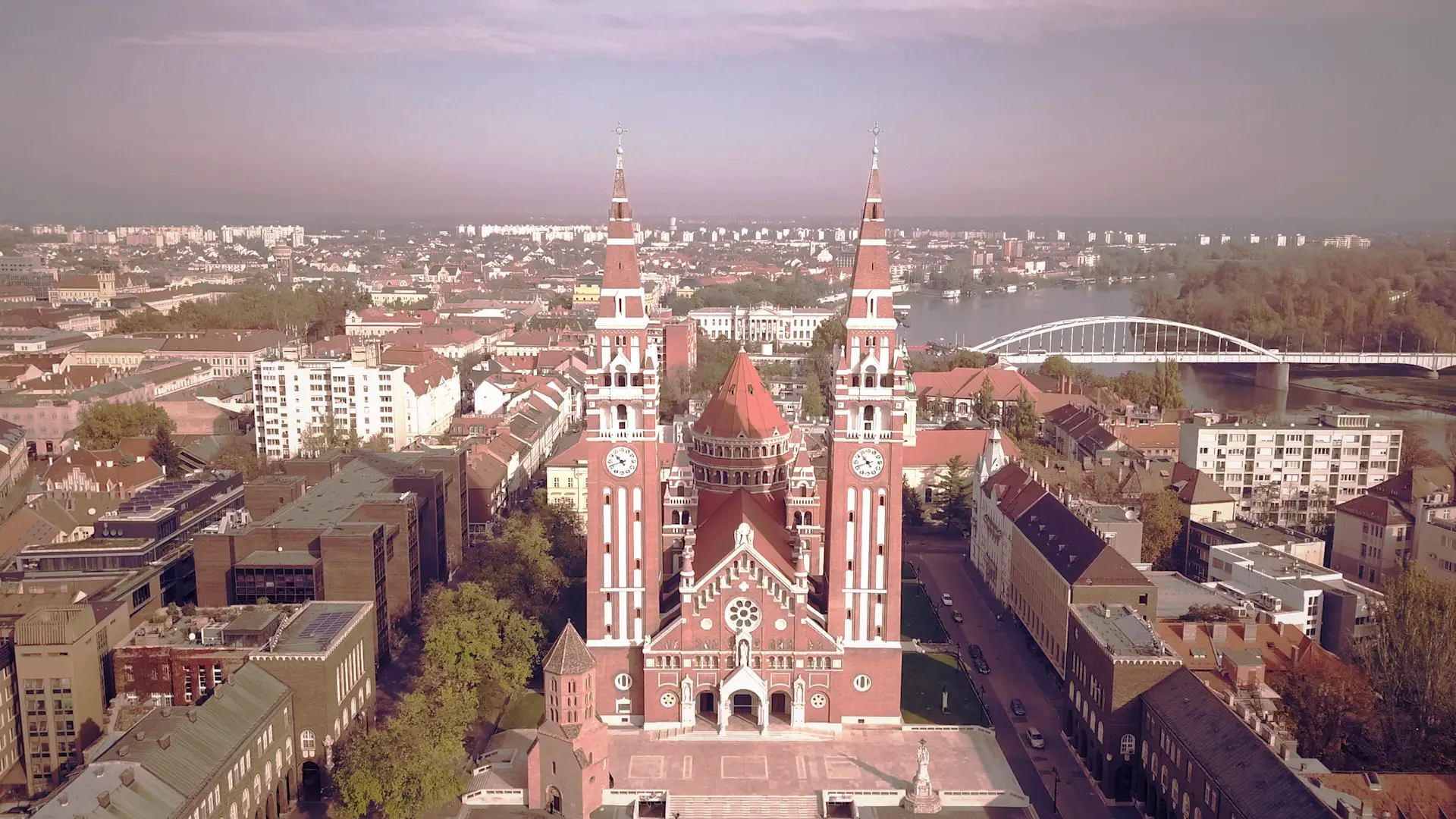 10 cele mai frumoase orase din Ungaria. Vecinii nostri se pot mandri cu locuri surprinzatoare