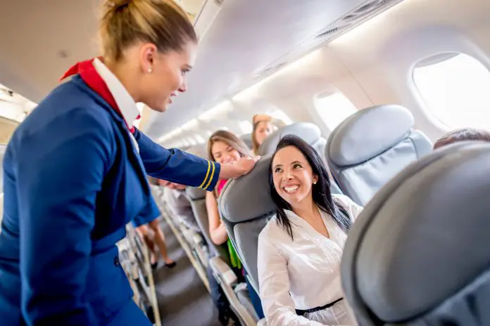 Zborul cu avionul. 10 lucruri pe care insotitorii de bord nu le spun pasagerilor