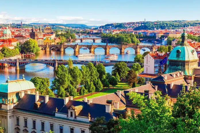 5 hoteluri in Praga. ,,Orasul de aur'' isi asteapta turistii