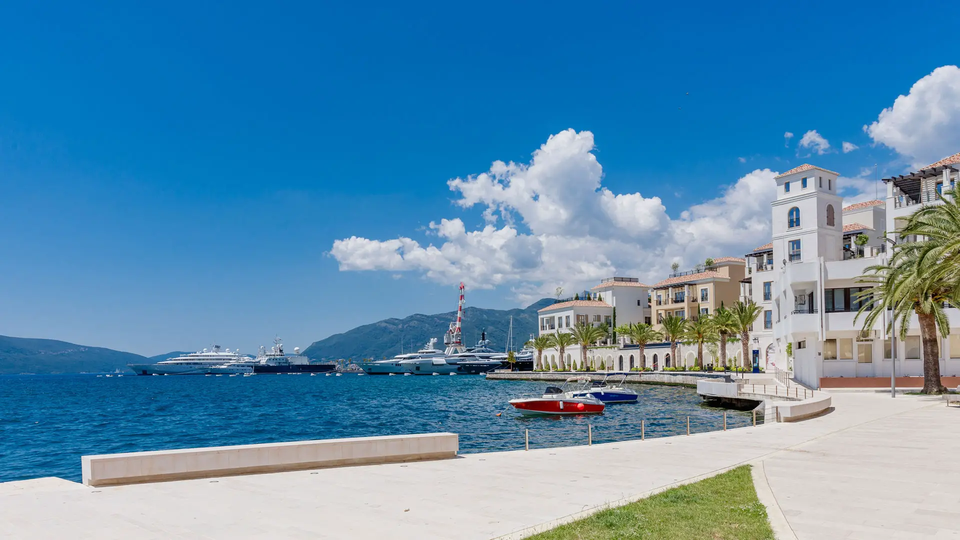 Tivat. 6 motive care sa te aduca in unul dintre cele mai frumoase orase din Muntenegru