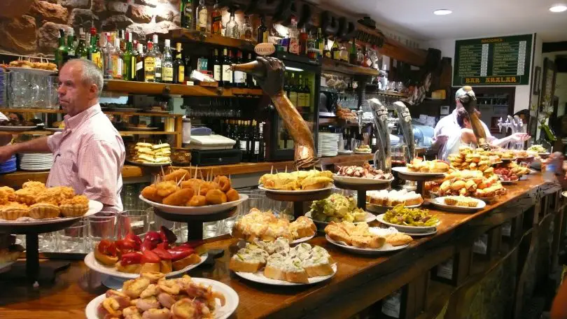 5 experiente culinare in Barcelona. Tapas, arome, piete locale si savoare spaniola