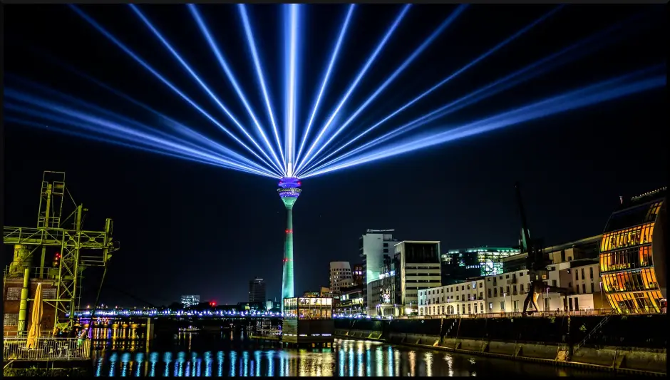 Obiective turistice in Düsseldorf. Vizitati un oras al contrastelor!