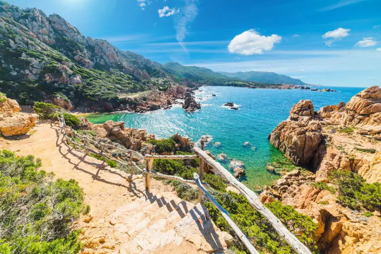 Atractii turistice in Sardinia. Un paradis in mijlocul Mediteranei