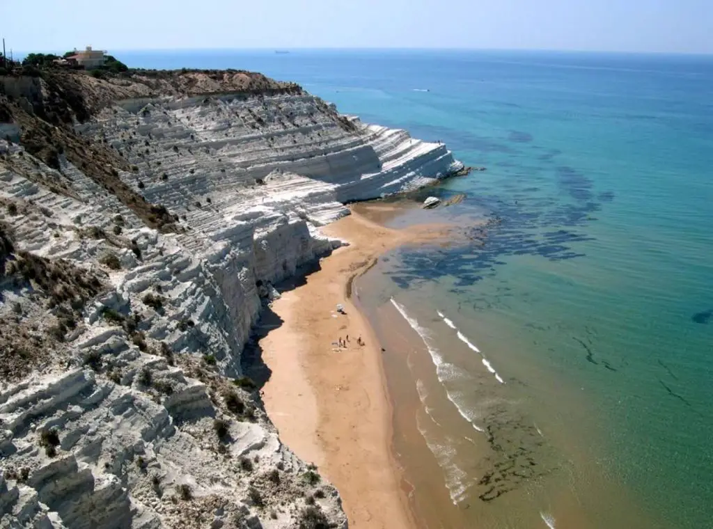 Litoralul Siciliei. Top 5 plaje care isi rasfata turistii cu peisaje frumoase