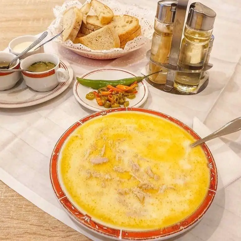 Restaurantul Kon-Tiki din Sibiu, lăudat în presa elvețiană